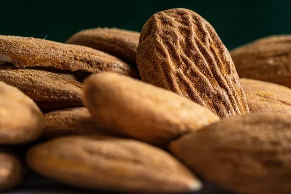 Facts About Almonds 