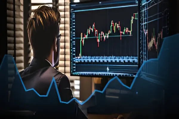 Man Trading Currency Pairs