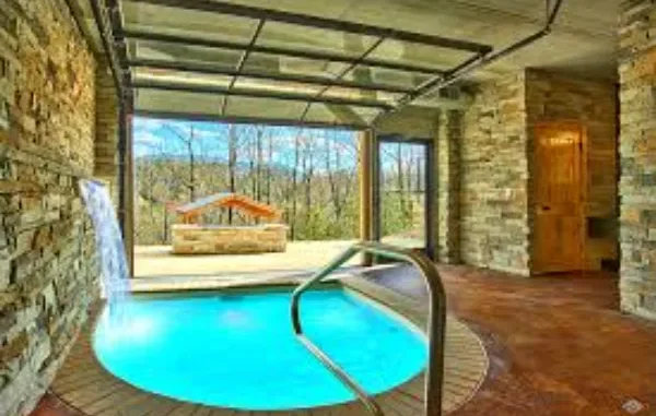 Luxurious Romantic Cabins in Tennessee Featuring Enclosed Pools
