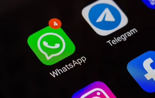 Telegram vs WhatsApp : Which Messaging App Reigns Supreme in 2025?